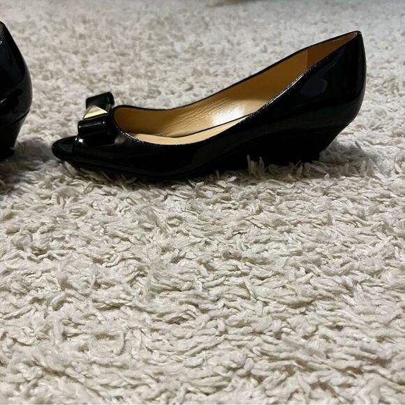 Kate Spade Black Bow Wedge size 7B - Picture 14 of 14